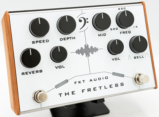 The Fretless / Chorus - Reverb - Midrange EQ