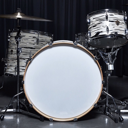 18インチ 無地フロントヘッド(リングミュートなし) WHITE