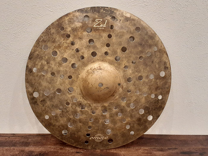 【穴あきシンバル】Zed Series 17" Over Holes Craash 1,025g [OMT-Z17OHCR]