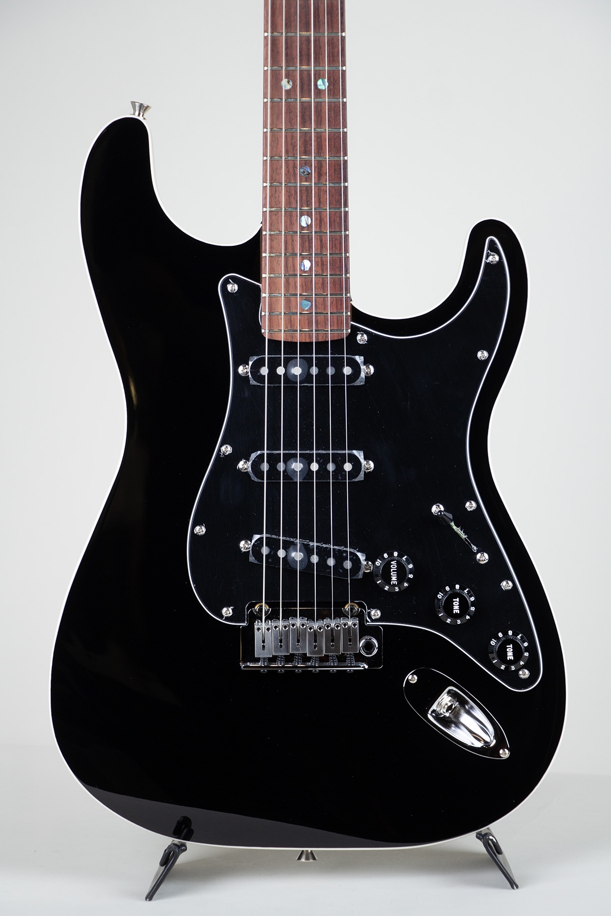 Made in Japan Limited Active Modern Stratocaster HSS RW Black【S/N JD26021834】