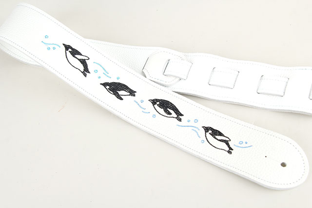 G-Standard 空飛ぶペンギン刺繍ストラップ ホワイト