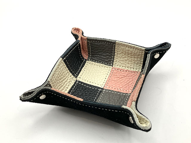 レザーピックトレイ 【パッチワークデザイン (アイボリーピンクパターン)】