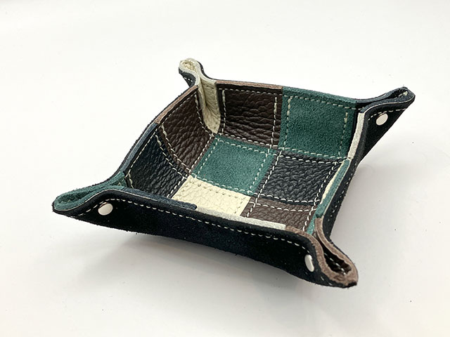 レザーピックトレイ 【パッチワークデザイン (グリーンパターン)】