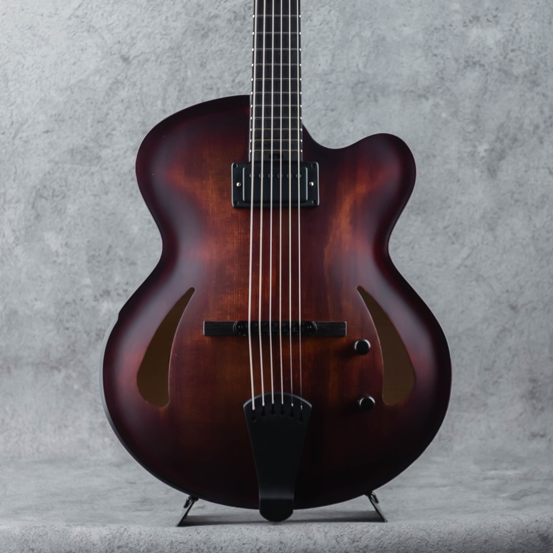 Victor Baker Guitars List | Miki Musical Instruments Official