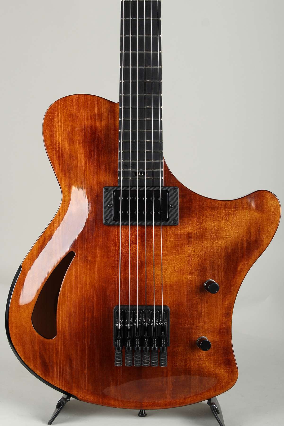 Ergonomic Semi hollow Headless / Amber burst with high gloss topcoat 2024