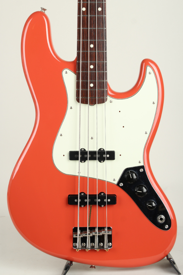 Made in Japan Traditional 60s Jazz Bass Fiesta Red 2021