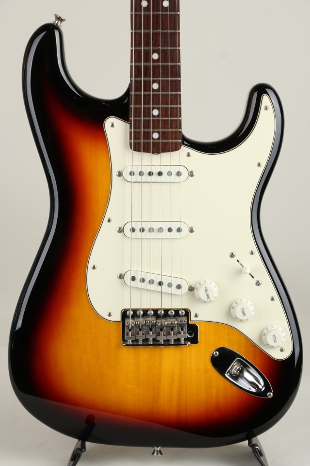 Made in Japan Traditional Late 60s Stratocaster 3-Color Sunburst 2020