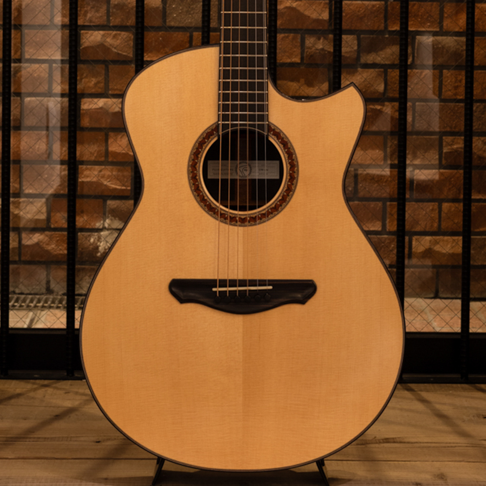 OM-cw Caucasian Spruce / Macassar Ebony
