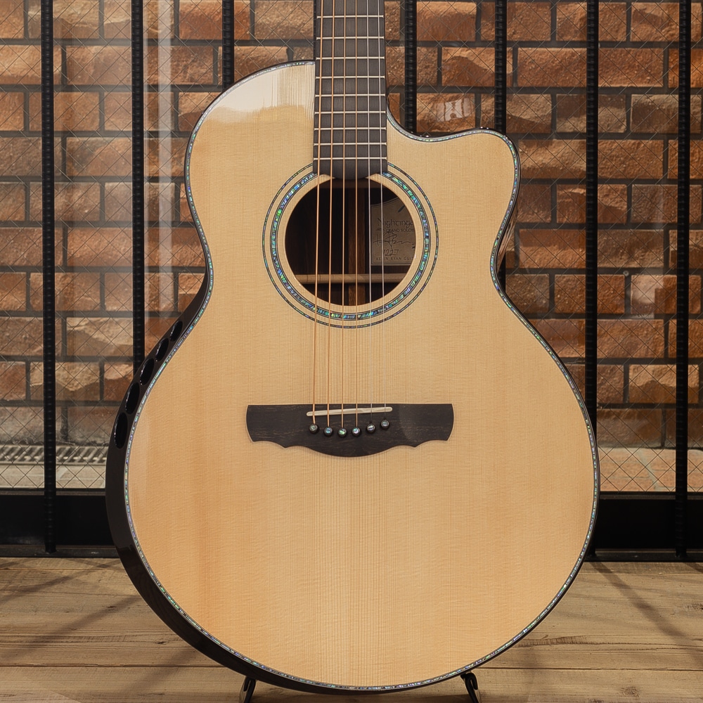 Nightingale Grand Soloist Cutaway European Spruce / Cocobolo