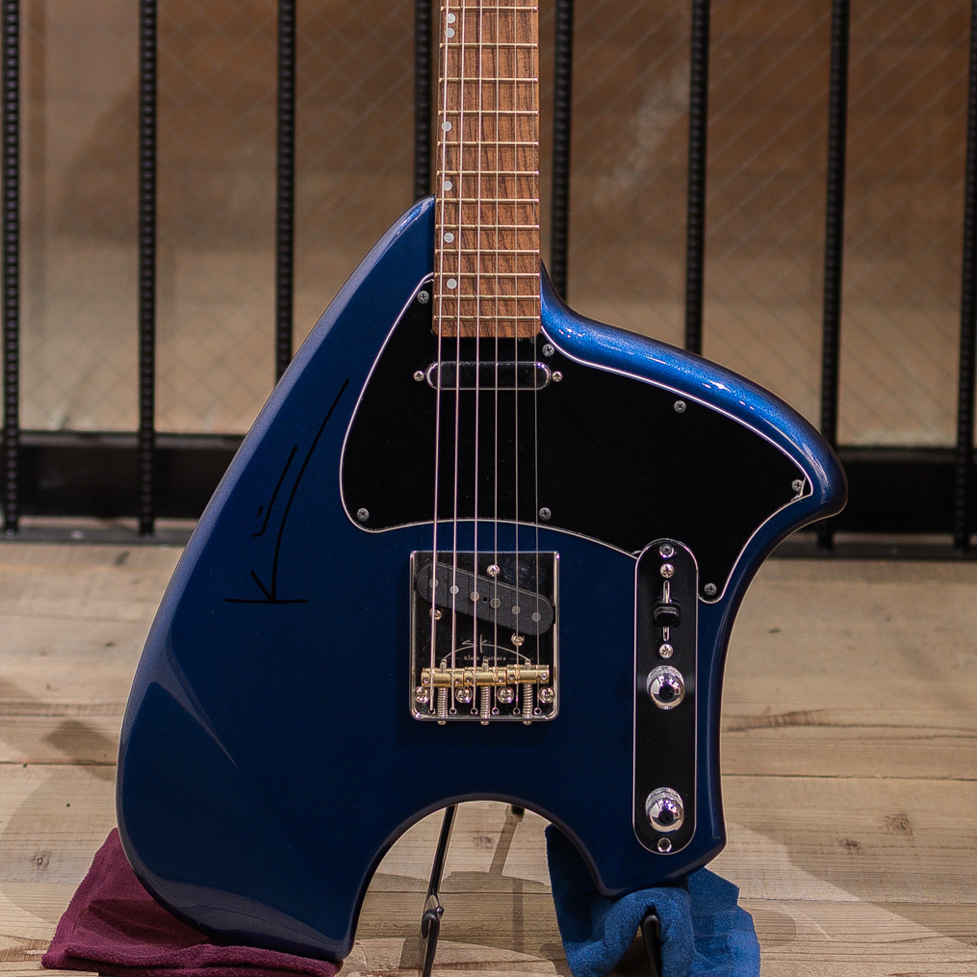 sTele Ash Offshore Blue Metallic S/N:SKJ063