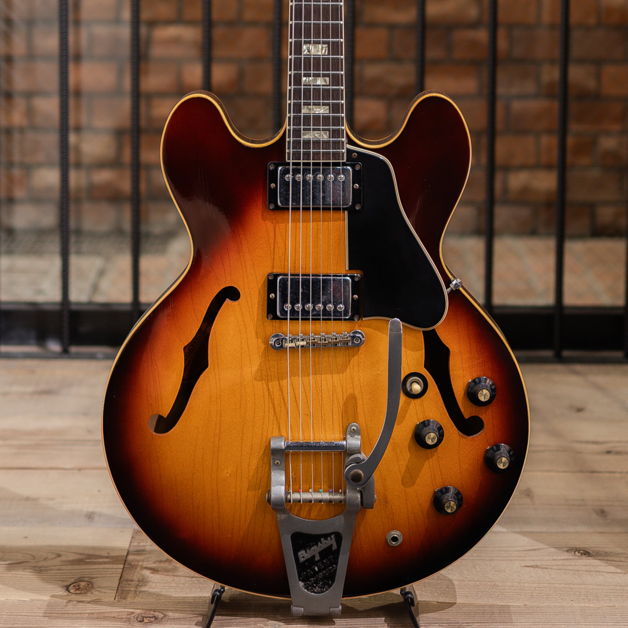 ES-335TD w/Factory Bigsby Sunburst / 1967