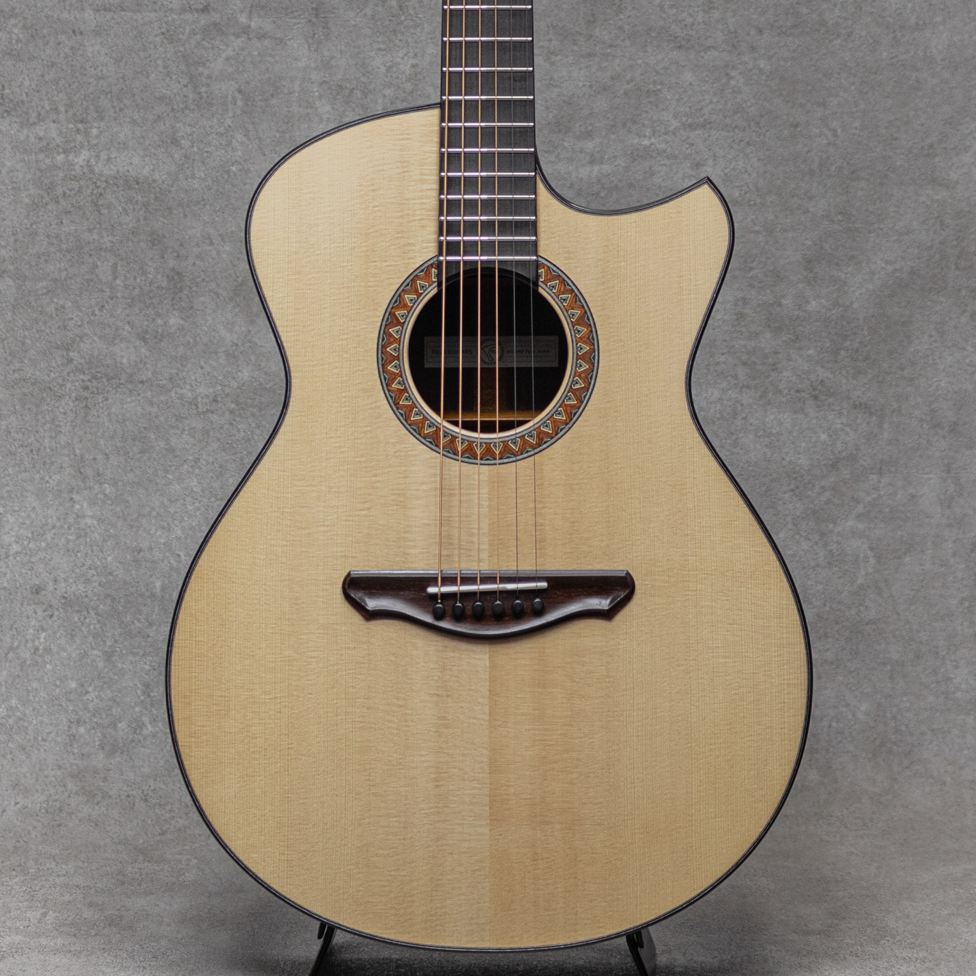OM-cw Caucasian Spruce / Panama Rosewood