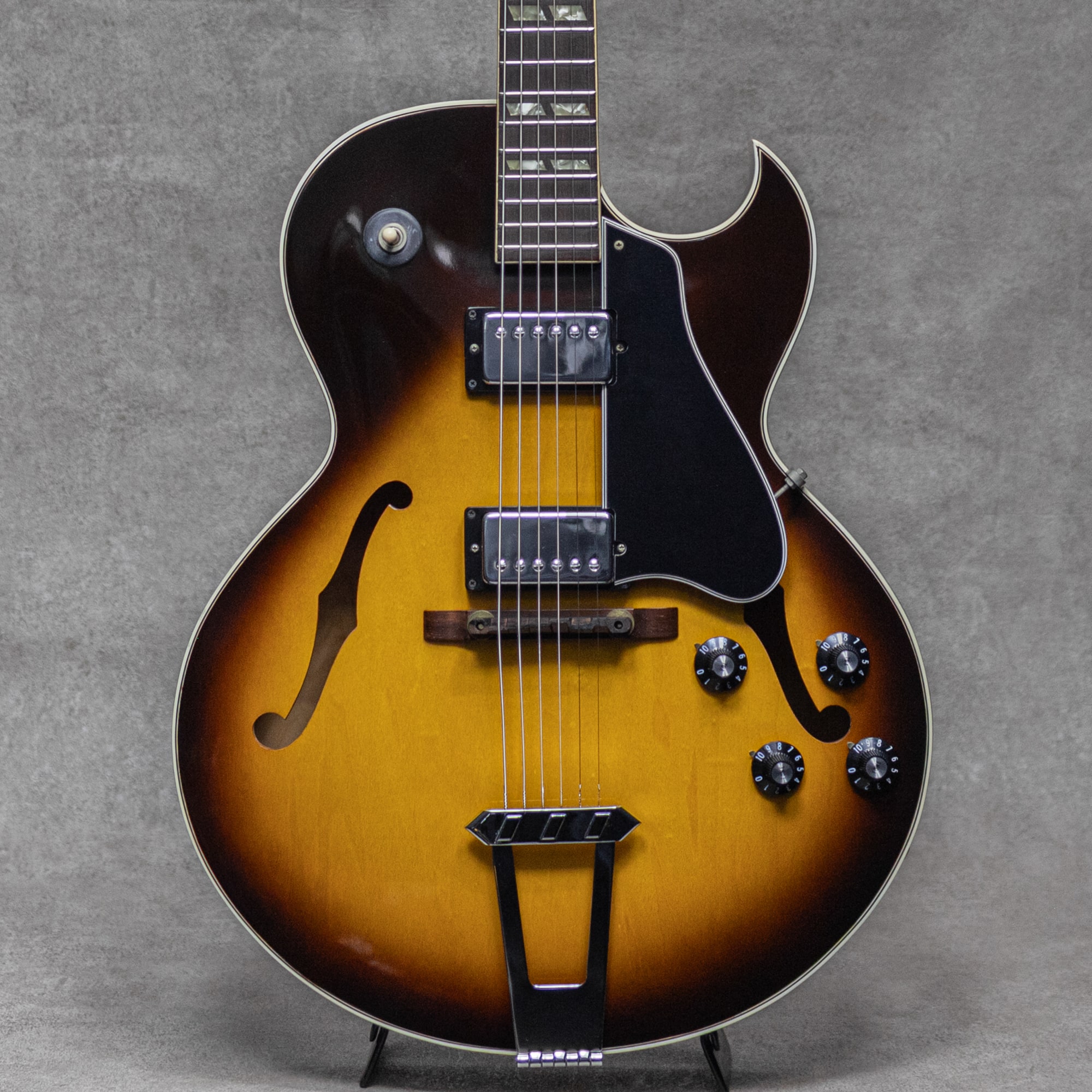 ES-175D Sunburst / 1976